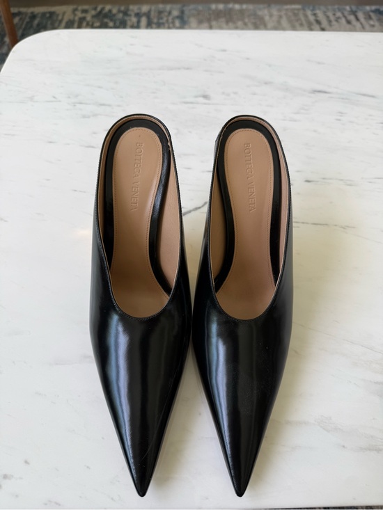 Bottega Veneta Shoes - Bottega Veneta Black Pointed Leather Mules with Tan Insole